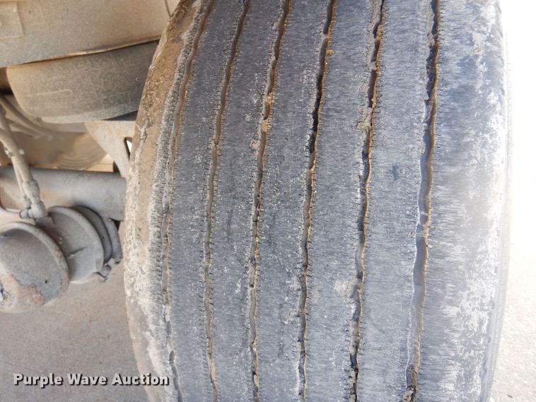 image for item DQ7085 2008 Wabash dry van trailer