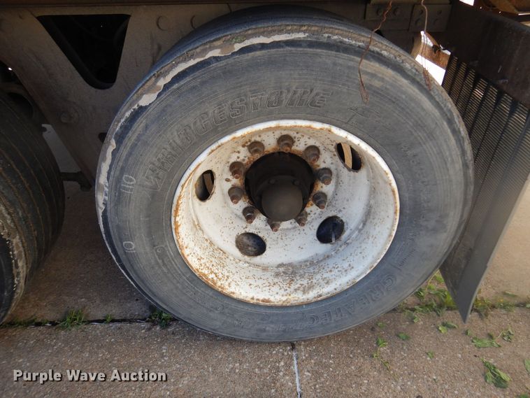 image for item DQ7085 2008 Wabash dry van trailer