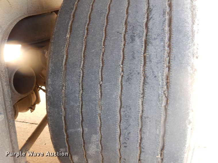 image for item DQ7085 2008 Wabash dry van trailer