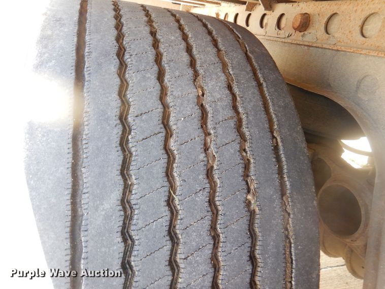 image for item DQ7085 2008 Wabash dry van trailer