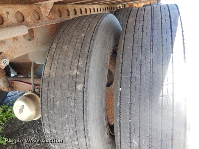 image for item DQ7086 2005 Wabash dry van trailer