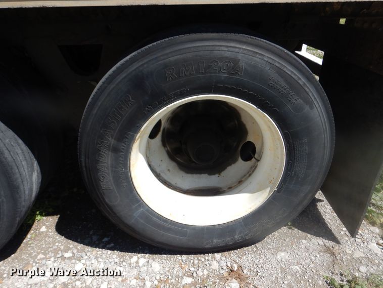 image for item DQ7086 2005 Wabash dry van trailer