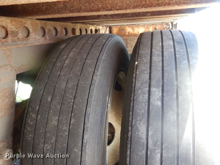 image for item DQ7086 2005 Wabash dry van trailer