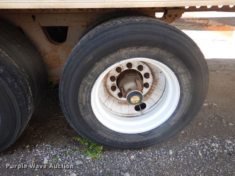 image for item DQ7086 2005 Wabash dry van trailer