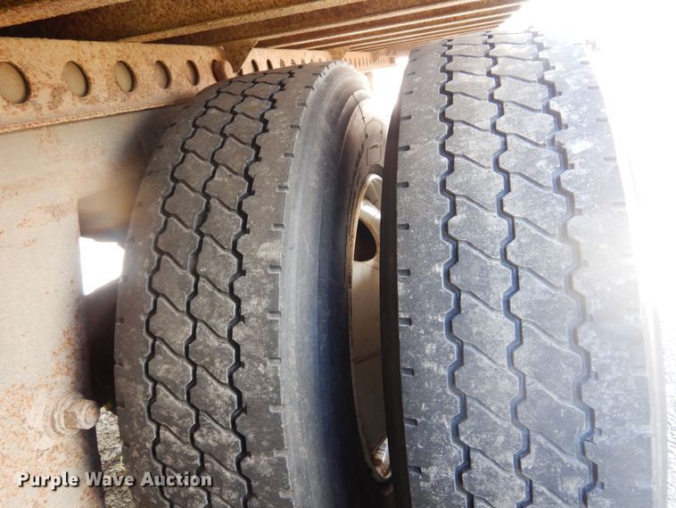 image for item DQ7086 2005 Wabash dry van trailer