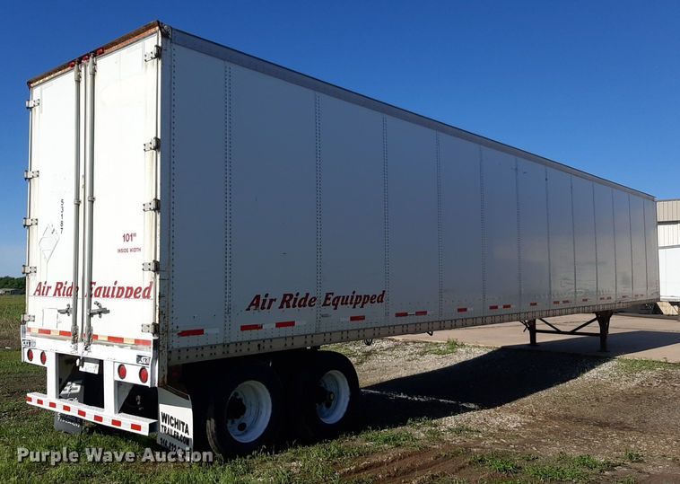image for item DQ7089 2004 Wabash dry van trailer