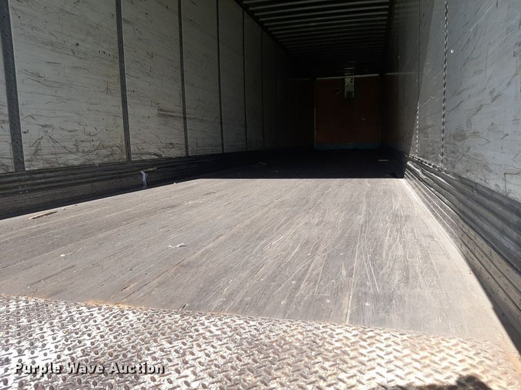 image for item DQ7089 2004 Wabash dry van trailer