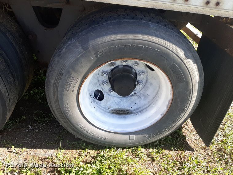 image for item DQ7089 2004 Wabash dry van trailer