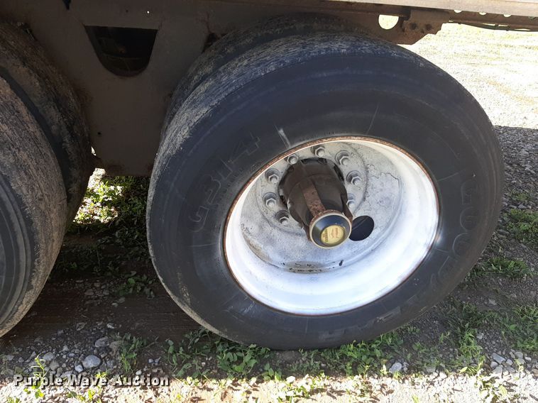 image for item DQ7089 2004 Wabash dry van trailer