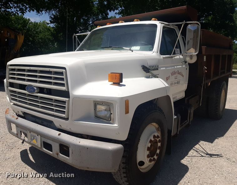 image for item DQ7118 1994 Ford F700 dump truck