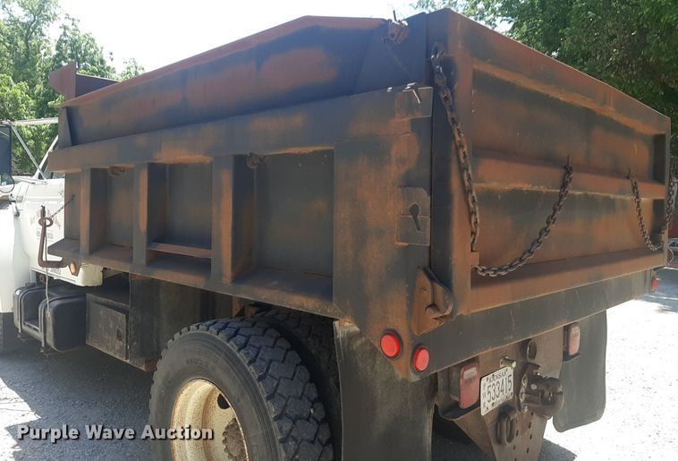 image for item DQ7118 1994 Ford F700 dump truck