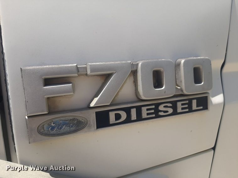 image for item DQ7118 1994 Ford F700 dump truck