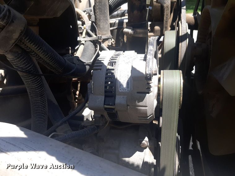 image for item DQ7118 1994 Ford F700 dump truck