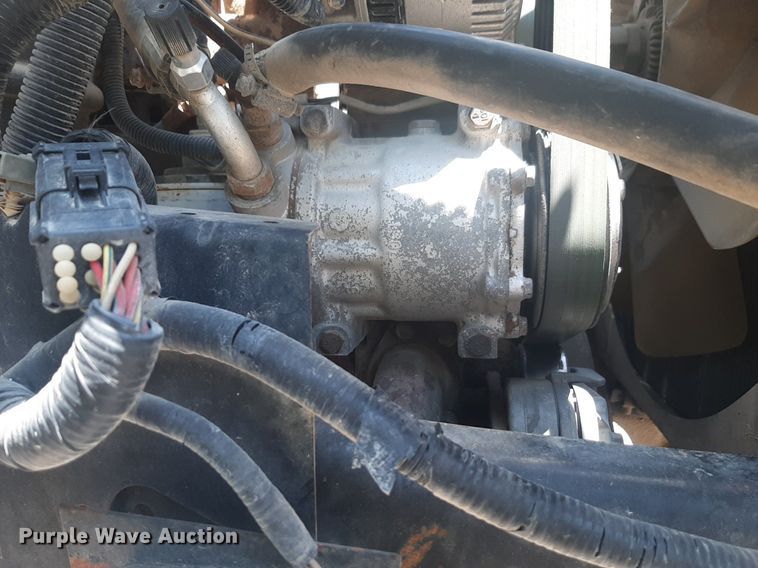 image for item DQ7118 1994 Ford F700 dump truck