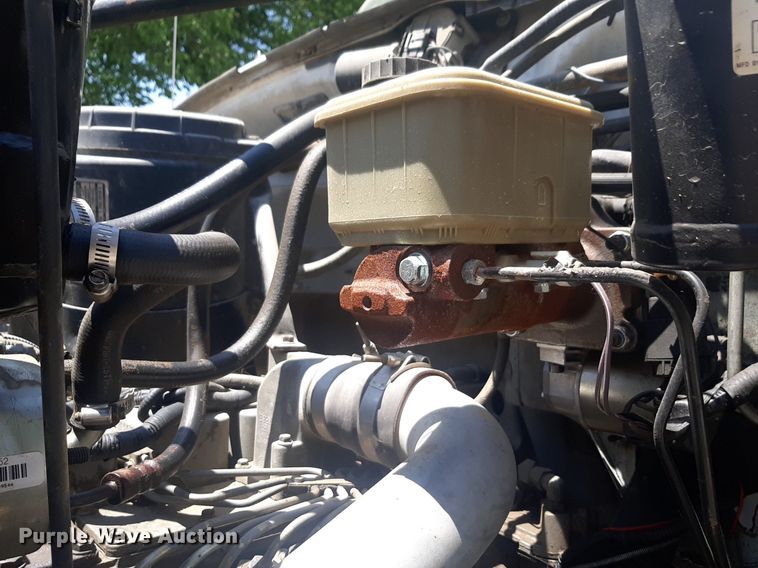 image for item DQ7118 1994 Ford F700 dump truck