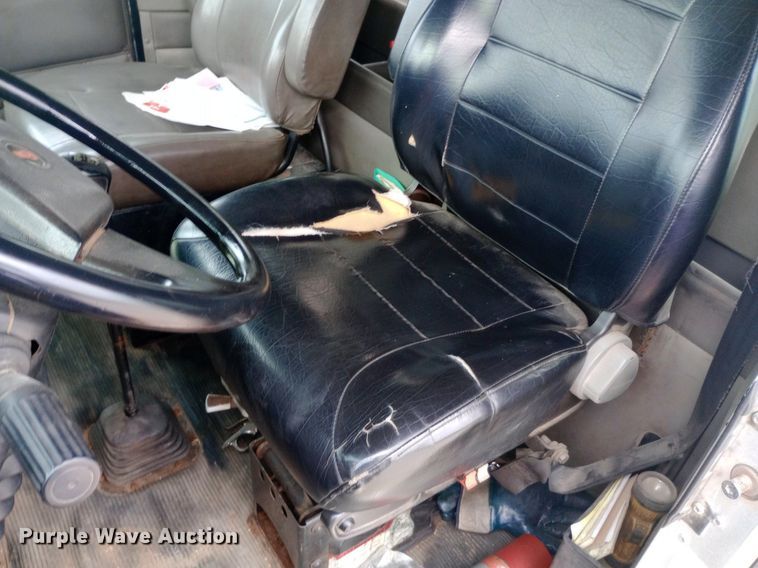 image for item DQ7202 2004 Kenworth T800 tank truck