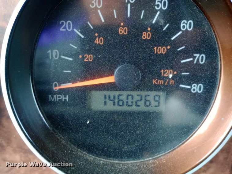 image for item DQ7202 2004 Kenworth T800 tank truck