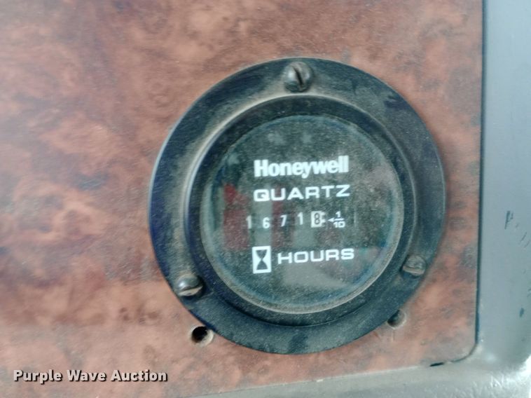 image for item DQ7202 2004 Kenworth T800 tank truck