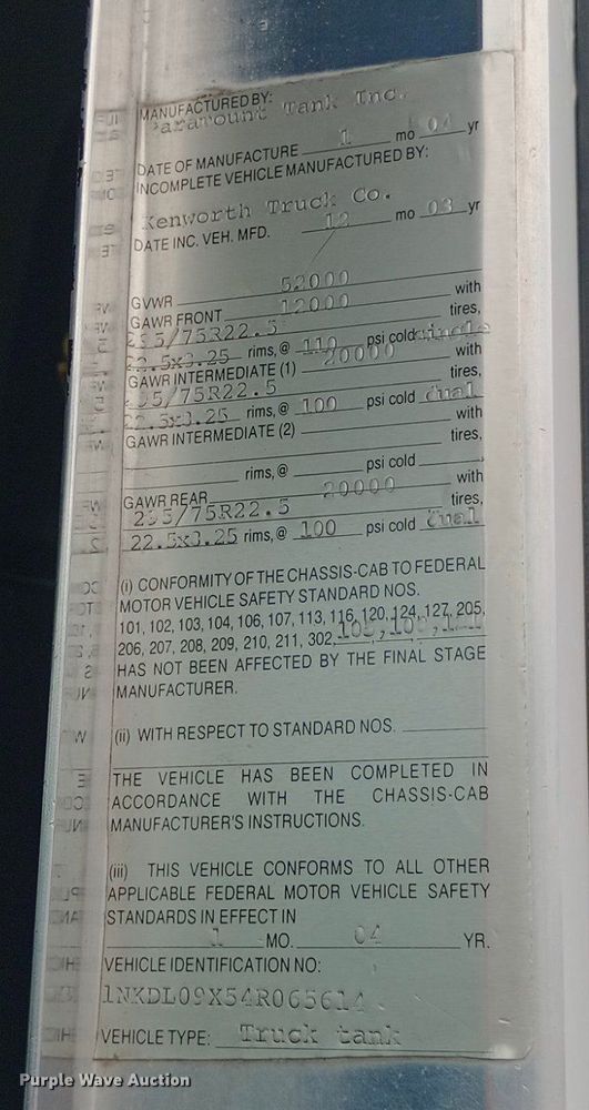 image for item DQ7202 2004 Kenworth T800 tank truck