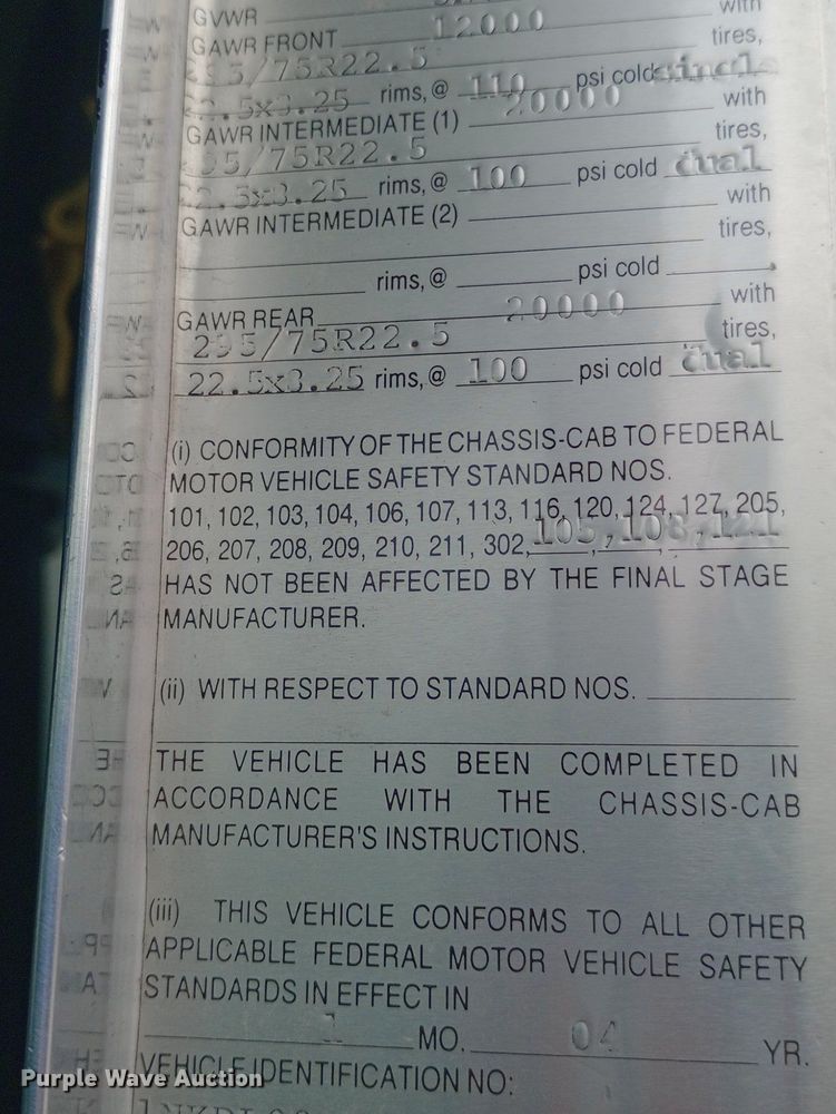 image for item DQ7202 2004 Kenworth T800 tank truck