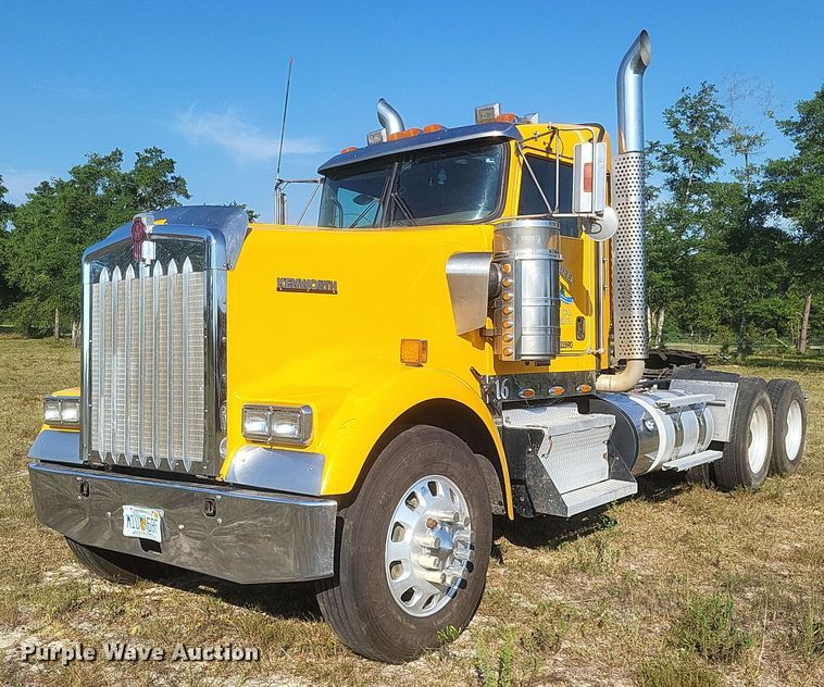 image for item DR4809 2017 Kenworth  W900 semi truck