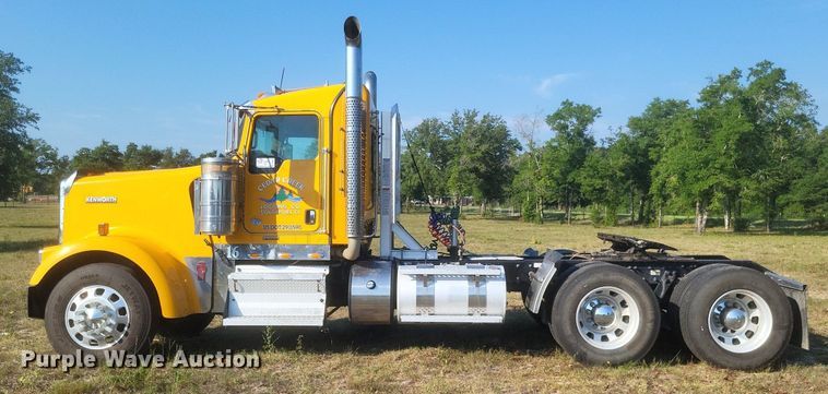 image for item DR4809 2017 Kenworth  W900 semi truck