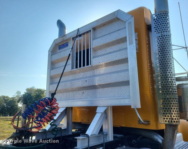 image for item DR4809 2017 Kenworth  W900 semi truck