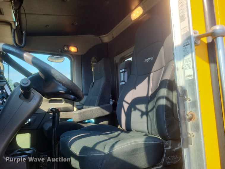 image for item DR4809 2017 Kenworth  W900 semi truck