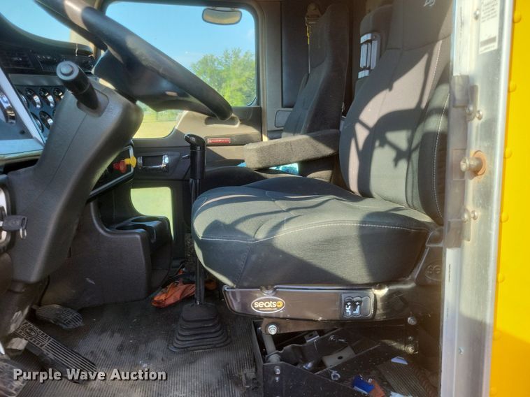 image for item DR4809 2017 Kenworth  W900 semi truck