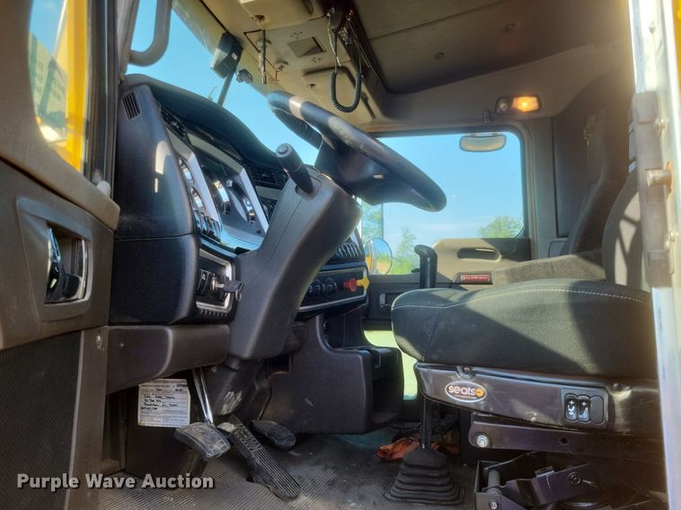 image for item DR4809 2017 Kenworth  W900 semi truck