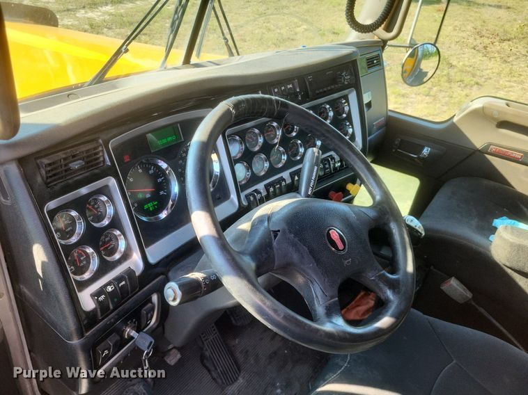 image for item DR4809 2017 Kenworth  W900 semi truck
