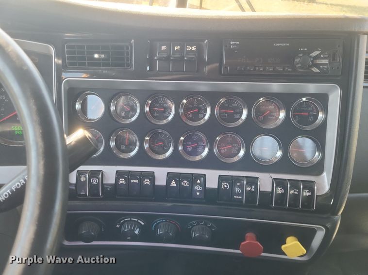 image for item DR4809 2017 Kenworth  W900 semi truck