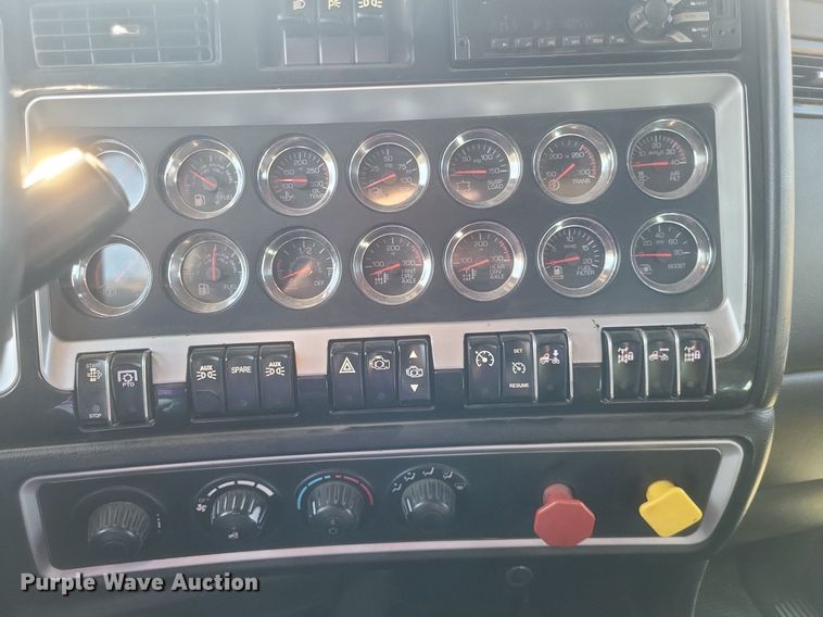 image for item DR4809 2017 Kenworth  W900 semi truck