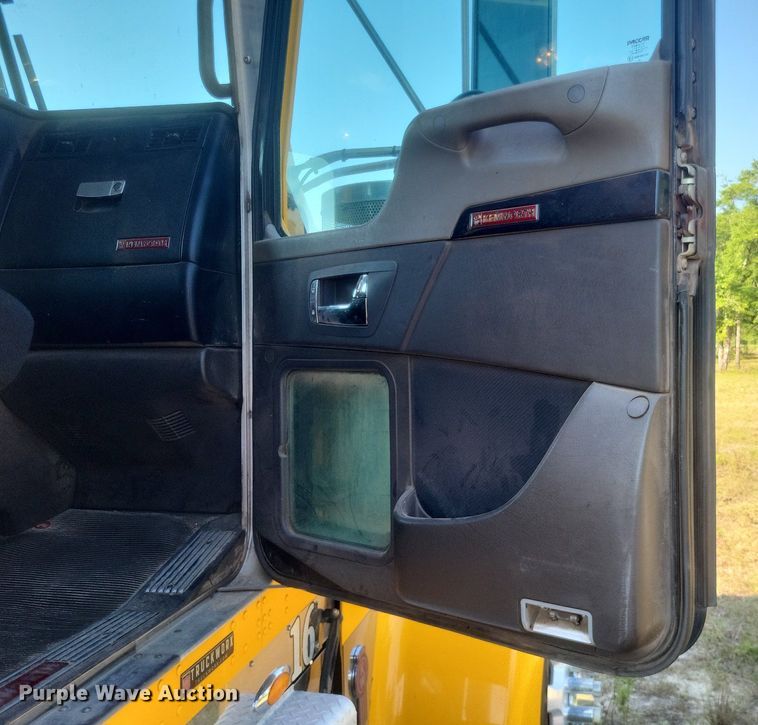 image for item DR4809 2017 Kenworth  W900 semi truck