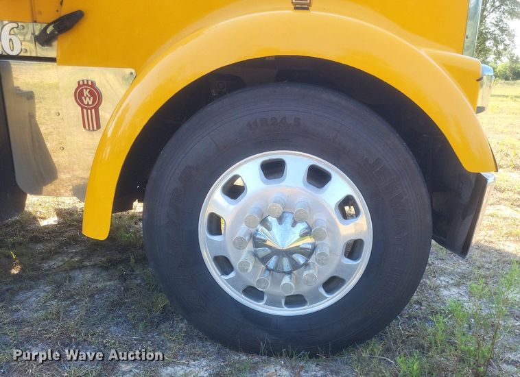 image for item DR4809 2017 Kenworth  W900 semi truck