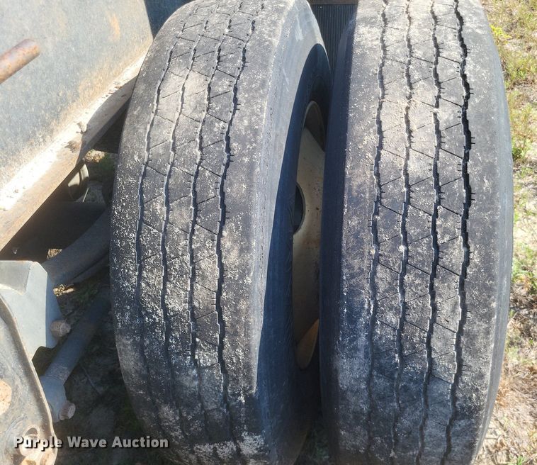 image for item DR4811 2011 McLendon log trailer 