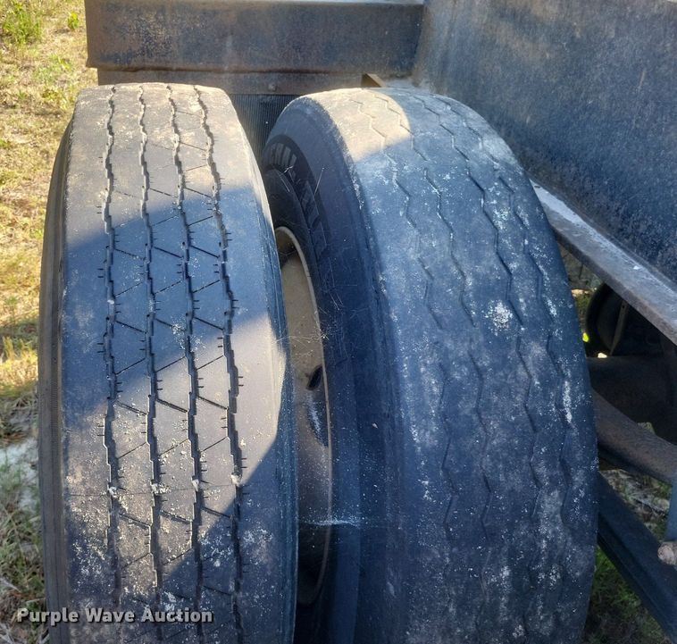 image for item DR4811 2011 McLendon log trailer 