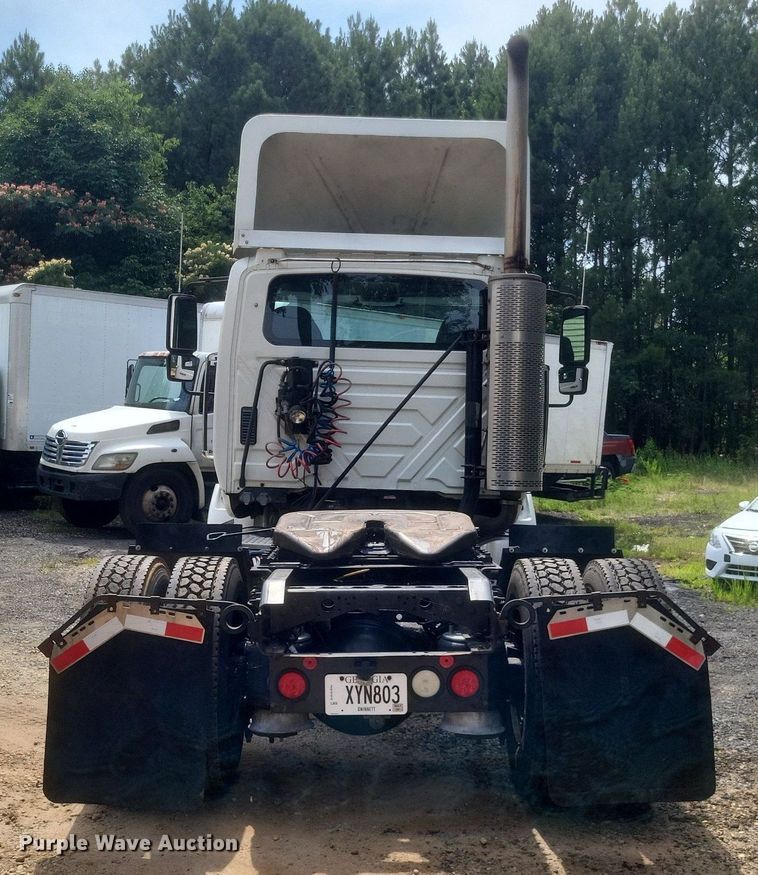 image for item DR4812 2012 International  TranStar 8600 semi truck