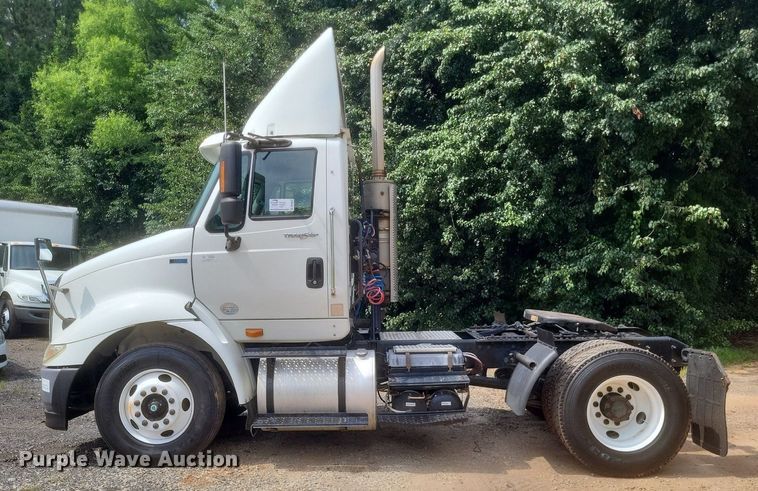 image for item DR4812 2012 International  TranStar 8600 semi truck