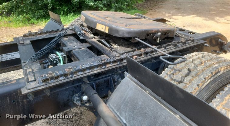 image for item DR4812 2012 International  TranStar 8600 semi truck