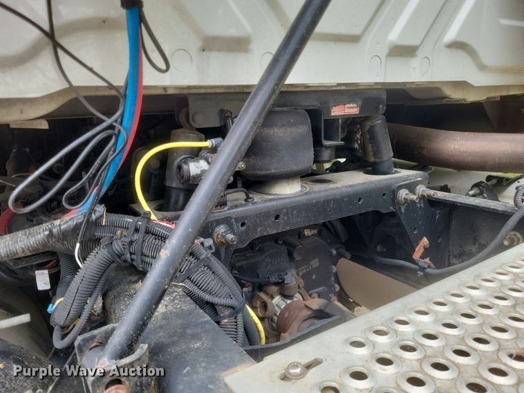 image for item DR4812 2012 International  TranStar 8600 semi truck