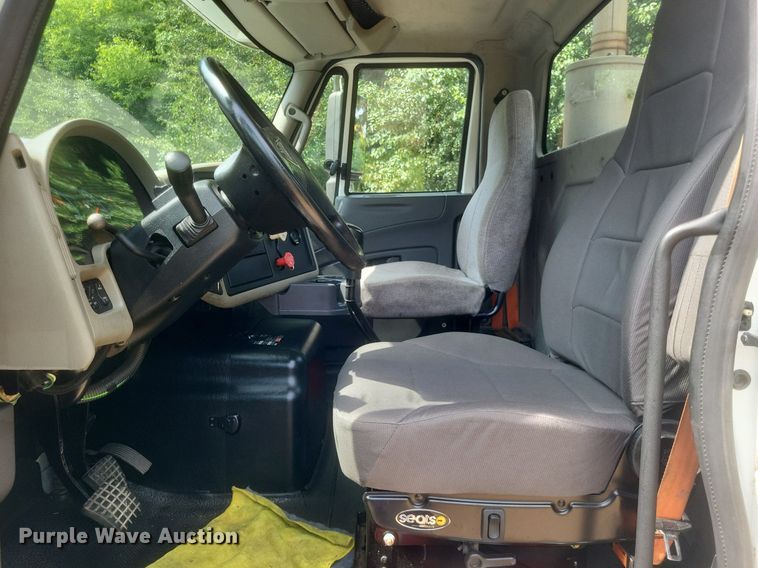 image for item DR4812 2012 International  TranStar 8600 semi truck