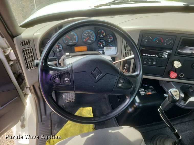 image for item DR4812 2012 International  TranStar 8600 semi truck