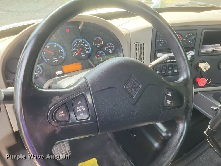 image for item DR4812 2012 International  TranStar 8600 semi truck