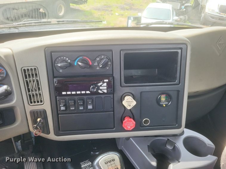 image for item DR4812 2012 International  TranStar 8600 semi truck