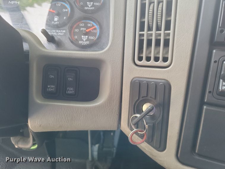 image for item DR4812 2012 International  TranStar 8600 semi truck