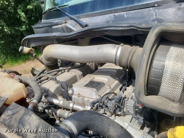 image for item DR4812 2012 International  TranStar 8600 semi truck