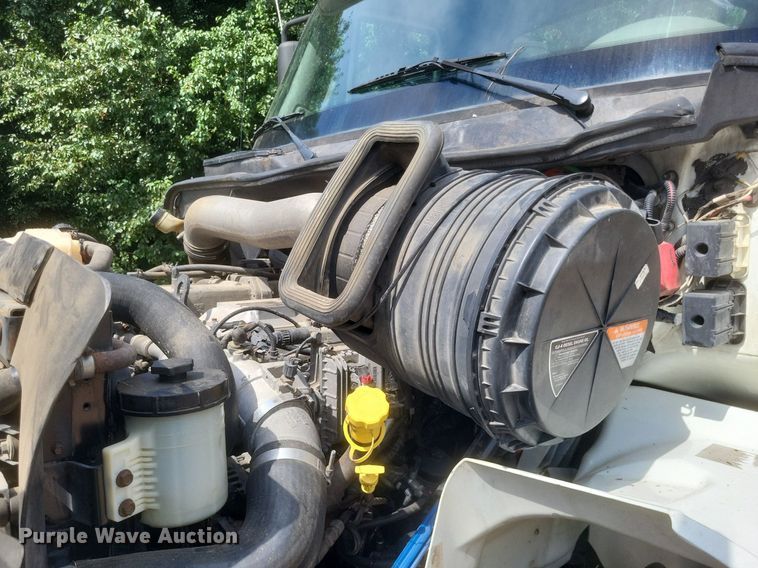 image for item DR4812 2012 International  TranStar 8600 semi truck