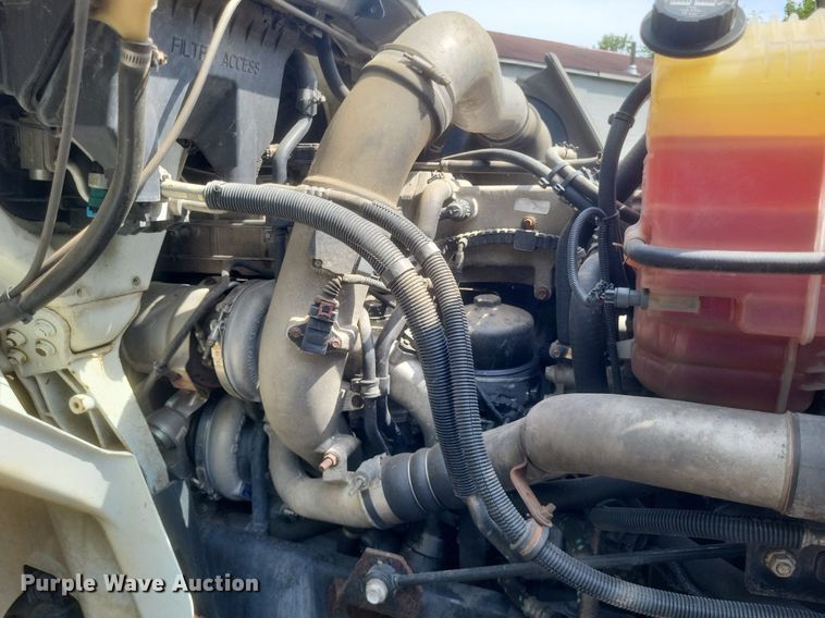 image for item DR4812 2012 International  TranStar 8600 semi truck