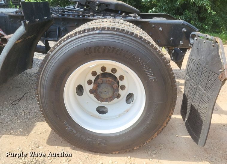 image for item DR4812 2012 International  TranStar 8600 semi truck